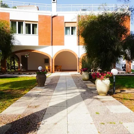 Aurelia -seafront With Patio *