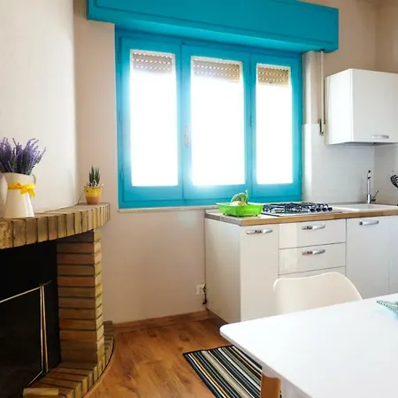 Aurelia -seafront With Patio Appartamento