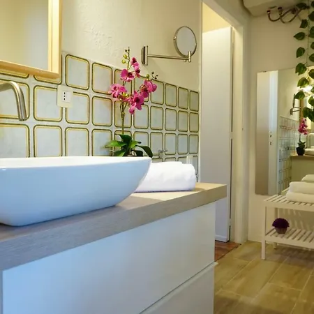 Aurelia -seafront With Patio Appartamento *